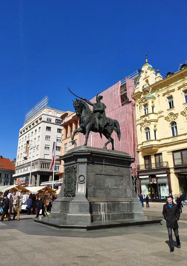 Luxurios And Historic Apartment "Shine" - Right On The Main Square Загреб Экстерьер фото